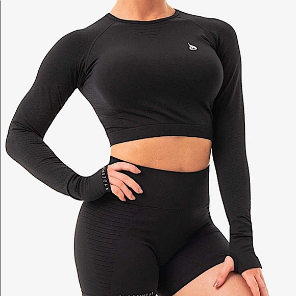 RYDERWEAR SEAMLESS LONG SLEEVE CROP TOP - Picture 3 of 3